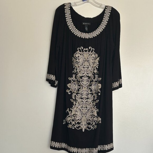 Black rayon Indian style tunic with white embroidery - Picture 3 of 6